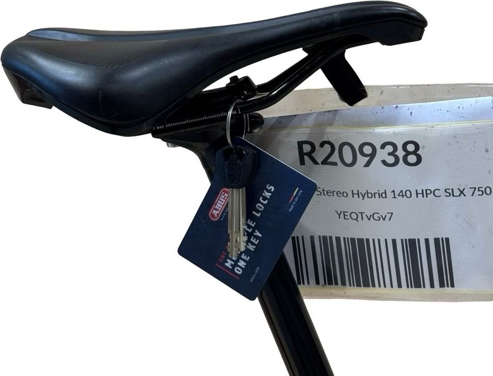 produit reconditionné . Cube Stereo Hybrid 140 HPC SLX 750 Shimano XT 2024 . VTT électrique . Cube . très bon état