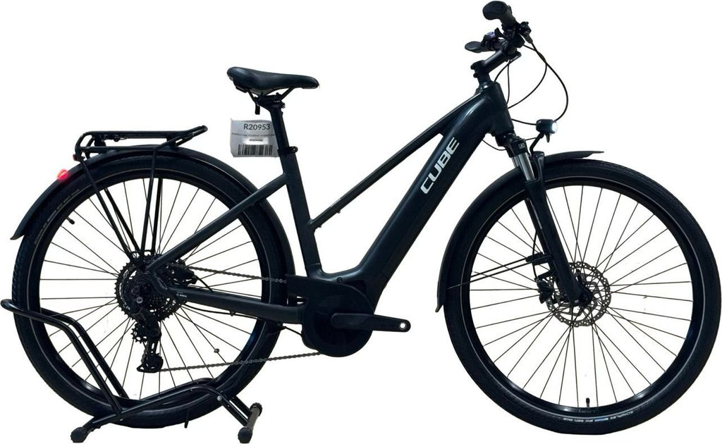 produit reconditionné . Cube Touring Hybrid One 625 Shimano Cues 2024 . Vélo électrique . Cube . très bon état