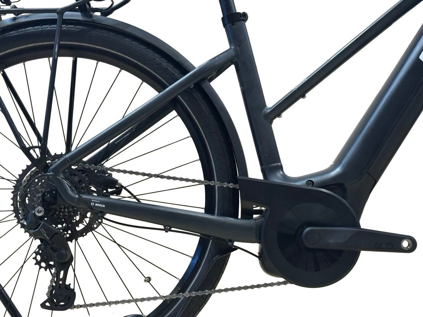 produit reconditionné . Cube Touring Hybrid One 625 Shimano Cues 2024 . Vélo électrique . Cube . très bon état