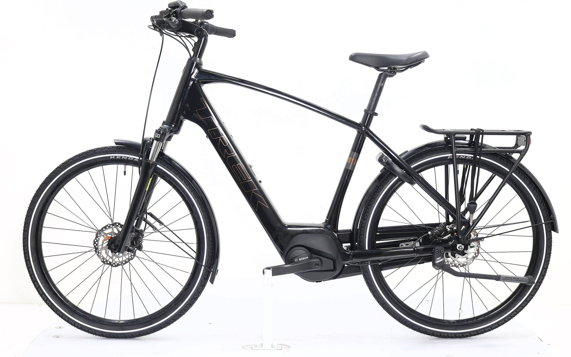 Produit Reconditionné · VTC électrique TREK District+ 2 2024 · Très bon état