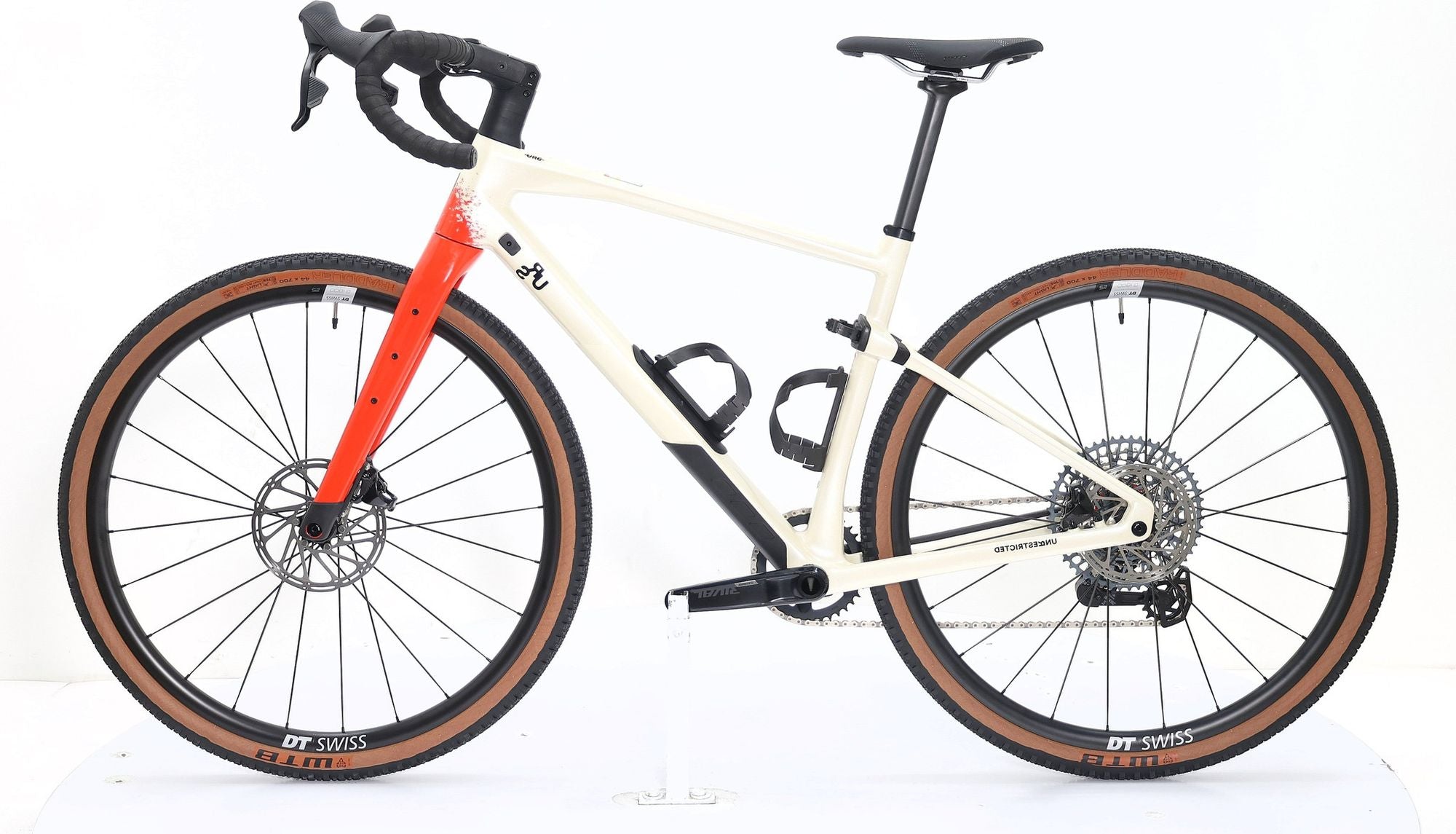 Produit Reconditionné · Vélo de gravel BMC URS 01 FOUR AXS 2024 · Très bon état