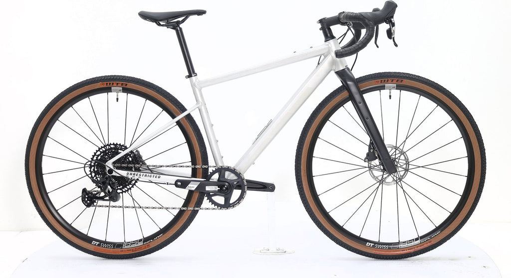 Produit Reconditionné · Vélo de gravel BMC URS AL ONE 2025 · Très bon état
