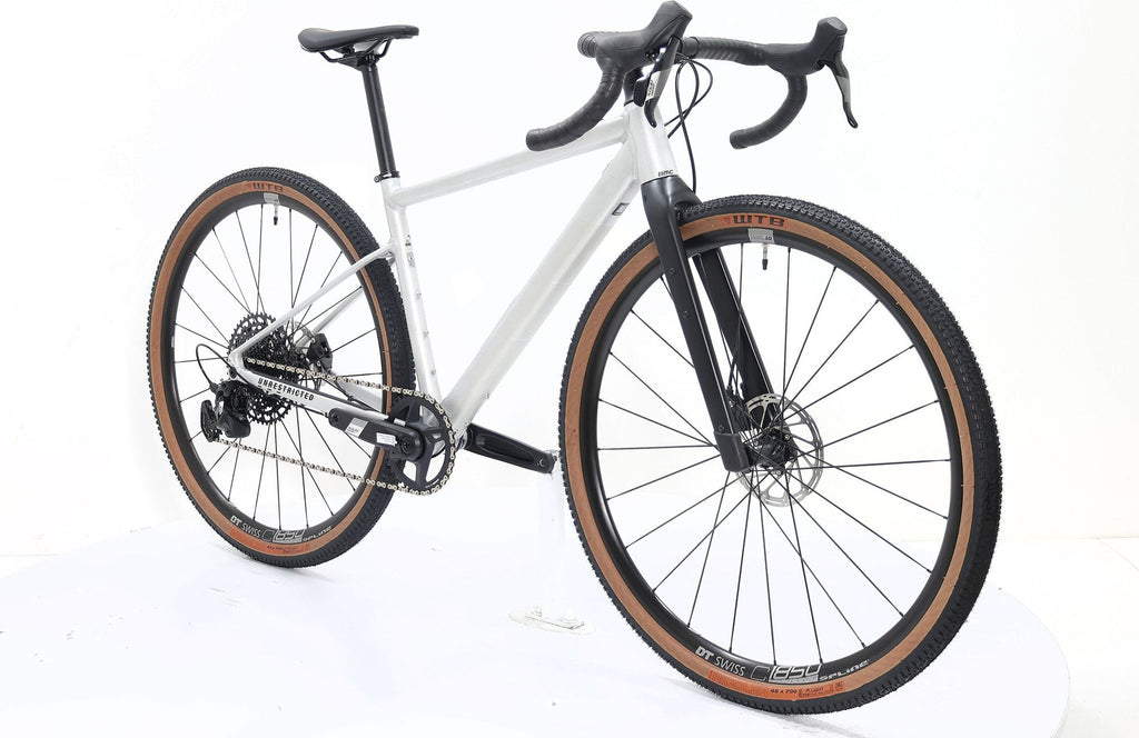 Produit Reconditionné · Vélo de gravel BMC URS AL ONE 2025 · Très bon état
