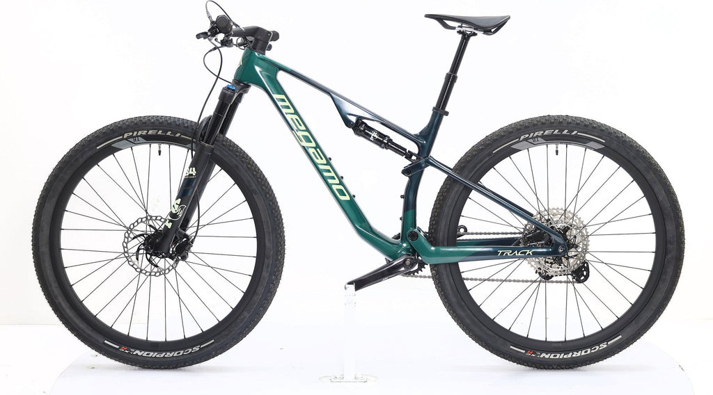 Produit Reconditionné · VTT MEGAMO Track 08 2025 · Très bon état