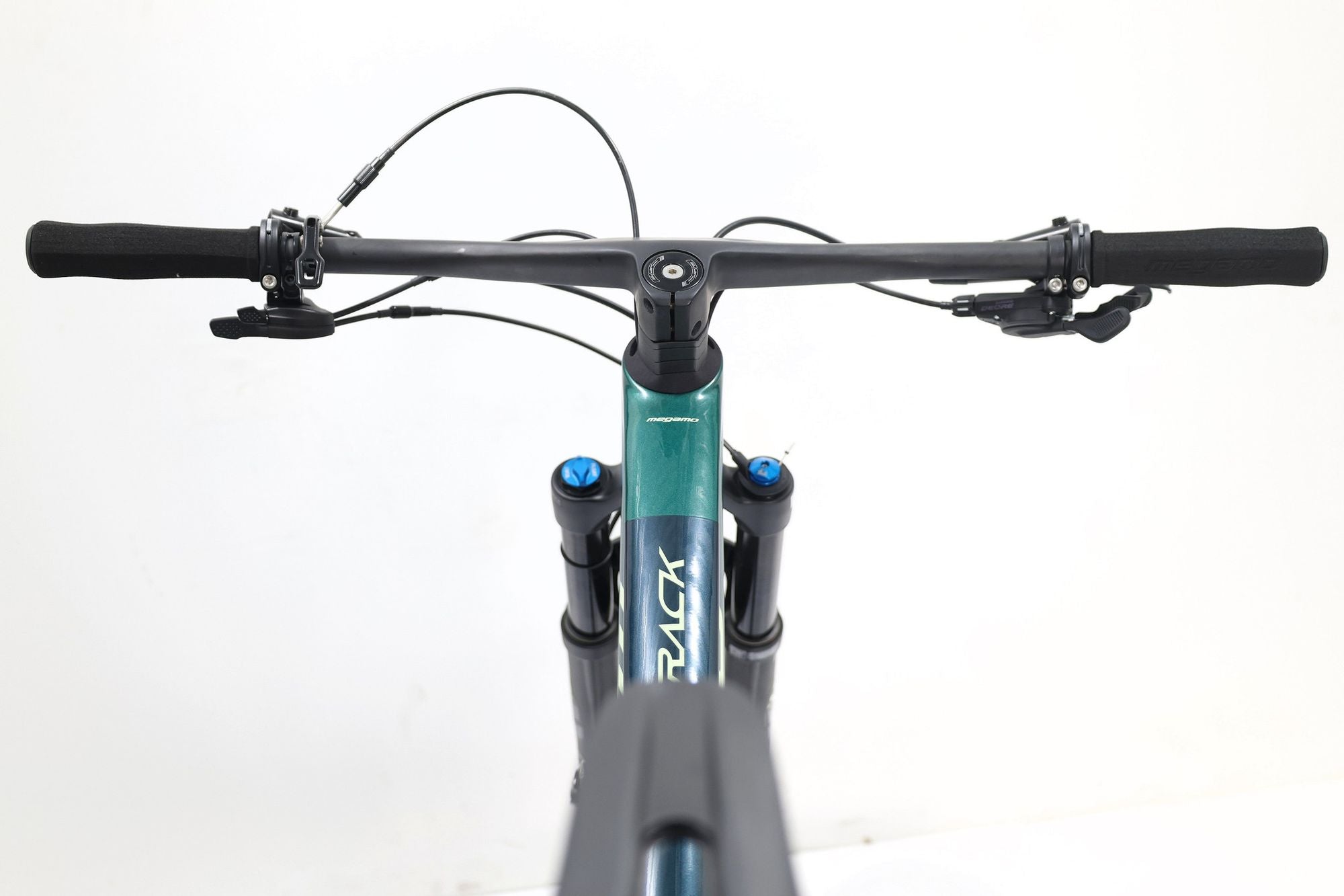 Produit Reconditionné · VTT MEGAMO Track 08 2025 · Très bon état