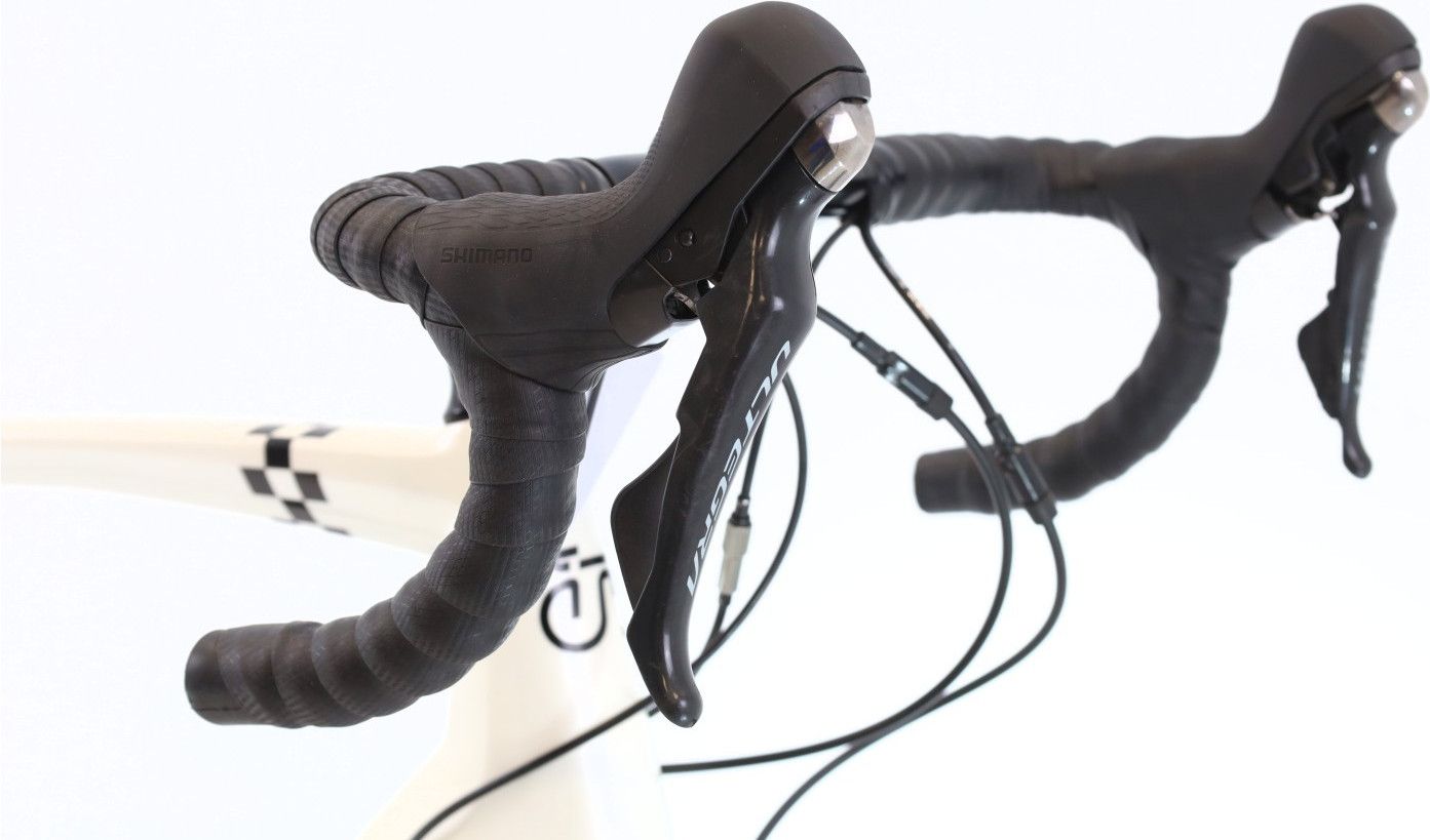 Produit reconditionné · Eddy Merckx LavaRougeo68 Disc · Blanc / Vélo de route | Bon état
