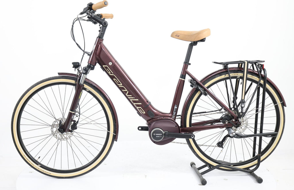 Produit Reconditionné · VTC électrique GRANVILLE E-Integrated 30 2024 · Très bon état