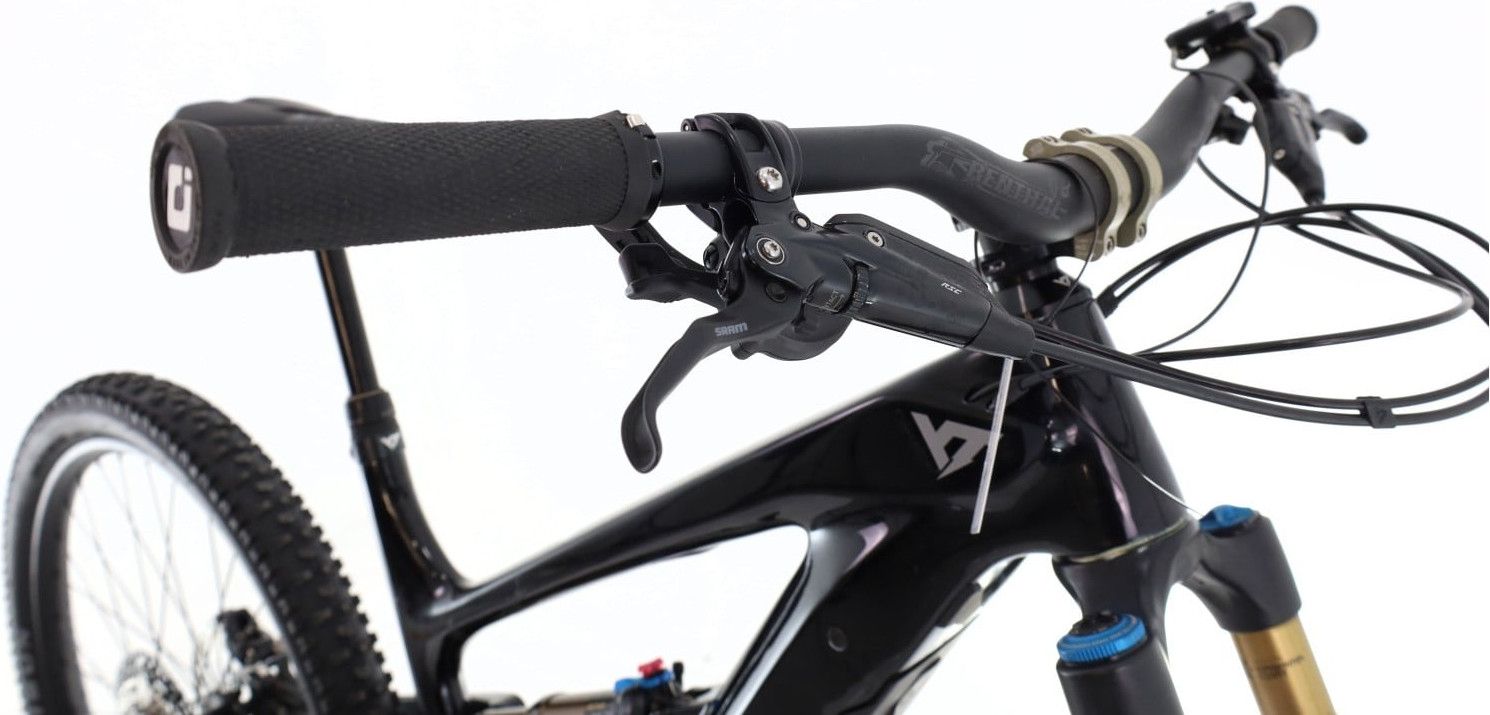 Produit reconditionné · YT Decoy CF Core 4 XT / Vélo VTT électrique | Très bon état
