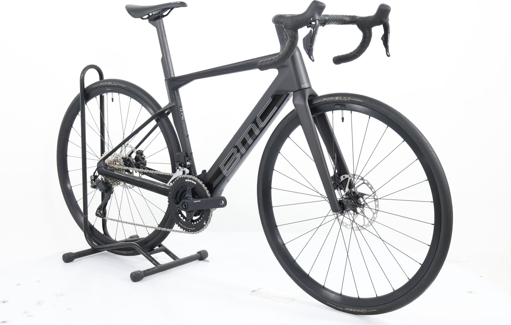 Produit Reconditionné · Vélo de route électrique BMC Roadmachine 01 AMP Three 2024 · Très bon état
