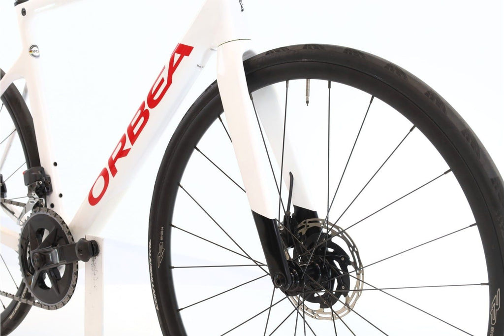 Produit reconditionné · Orbea Orca M31eTeam AXS 12V · Blanc / Vélo de route | Très bon état
