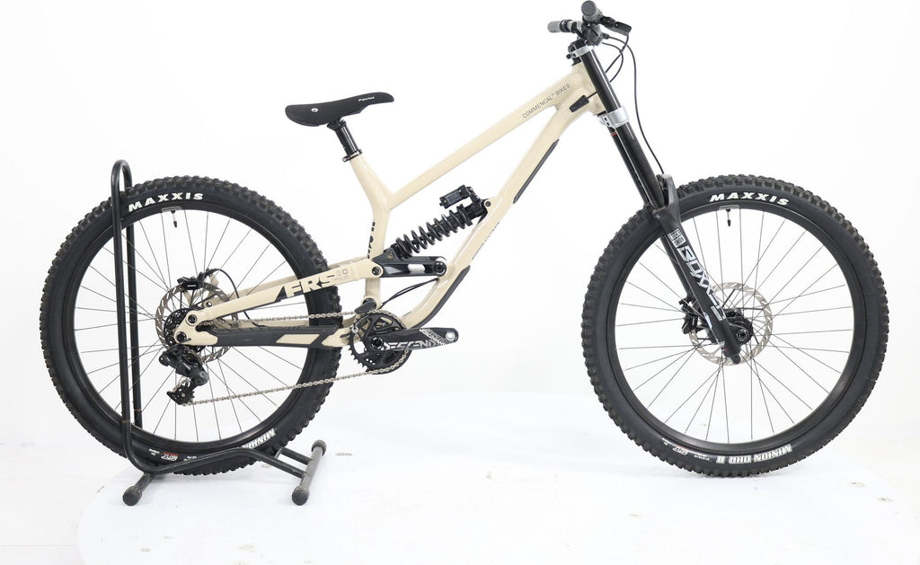 Produit Reconditionné · VTT COMMENCAL FRS 2025 · Très bon état
