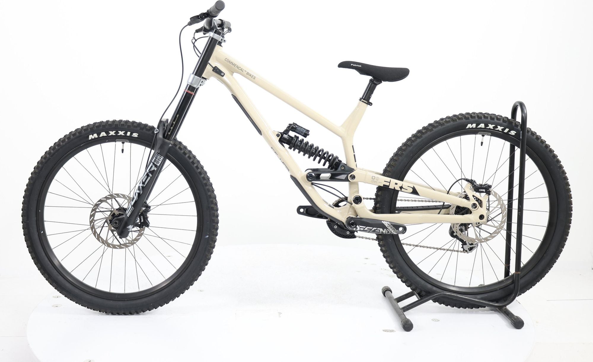 Produit Reconditionné · VTT COMMENCAL FRS 2025 · Très bon état