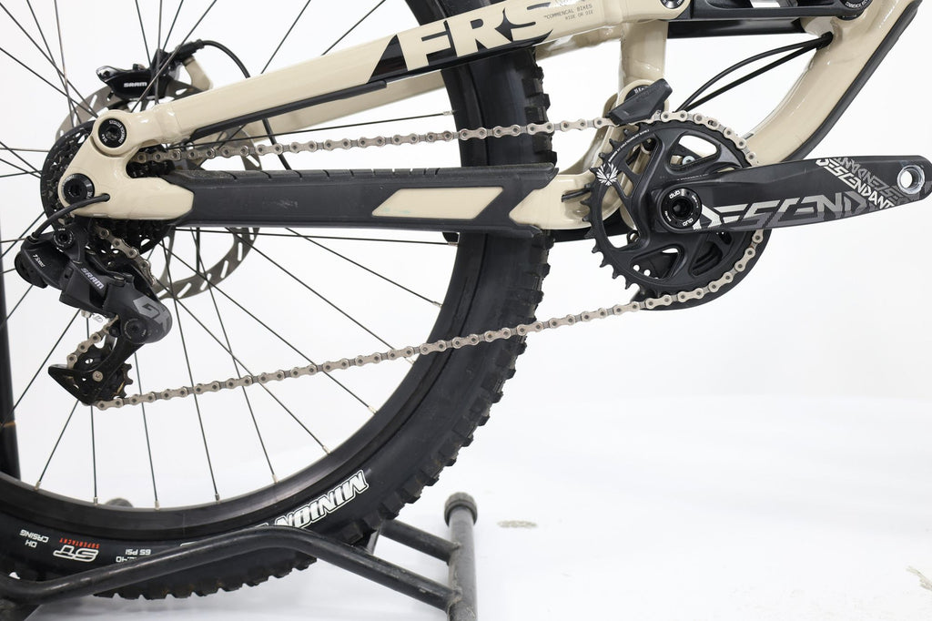 Produit Reconditionné · VTT COMMENCAL FRS 2025 · Très bon état
