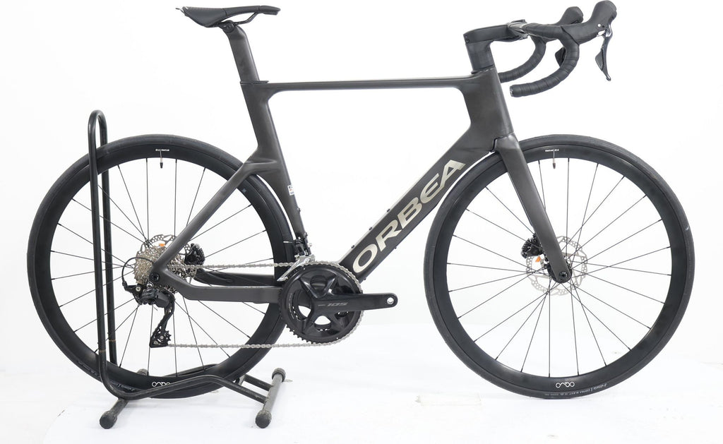 Produit Reconditionné · Vélo de route ORBEA Orca Aero M30 LTD 2024 · Très bon état