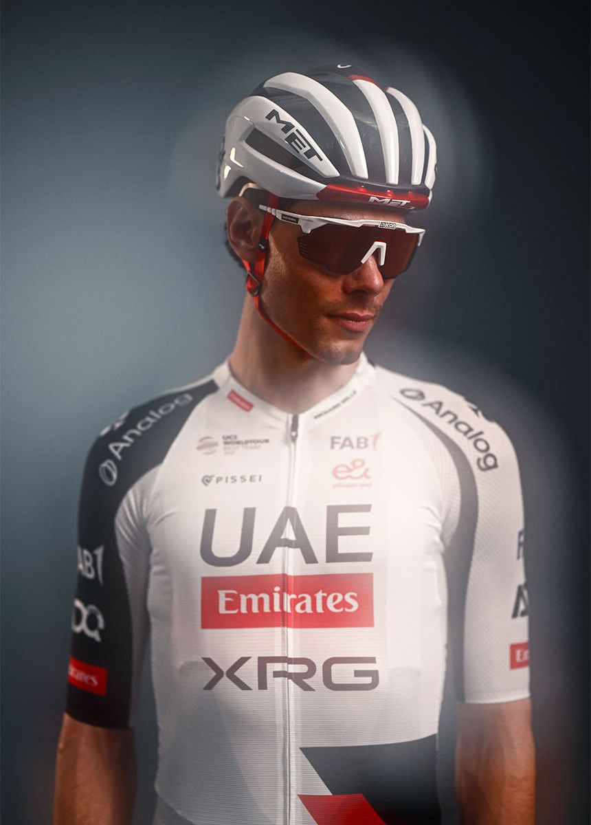 Casque Route MET Trenta 3K Carbon UAE Team Emirates XRG